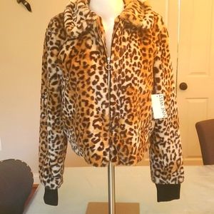 Nwt nine west faux fur leopard coat small. 😍